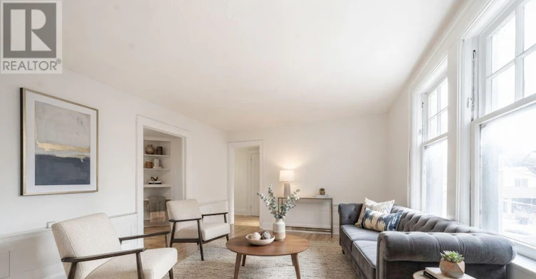 69-12 Kingston Road, Toronto, ON, M4L 1S5 - 2