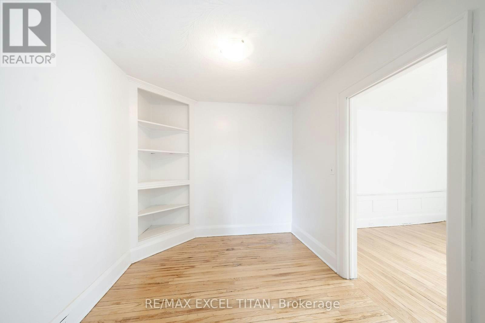 69-12 Kingston Road, Toronto, ON, M4L 1S5 - 5