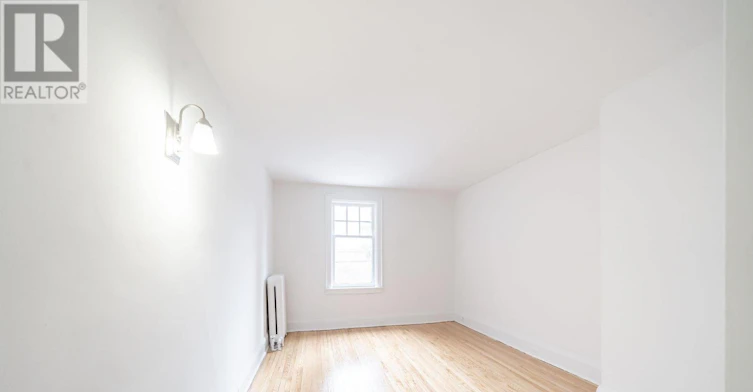 69-12 Kingston Road, Toronto, ON, M4L 1S5 - 4