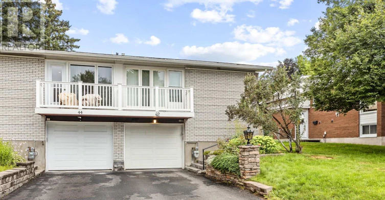 42 Charkay Street, Ottawa, ON, K2E 5N4