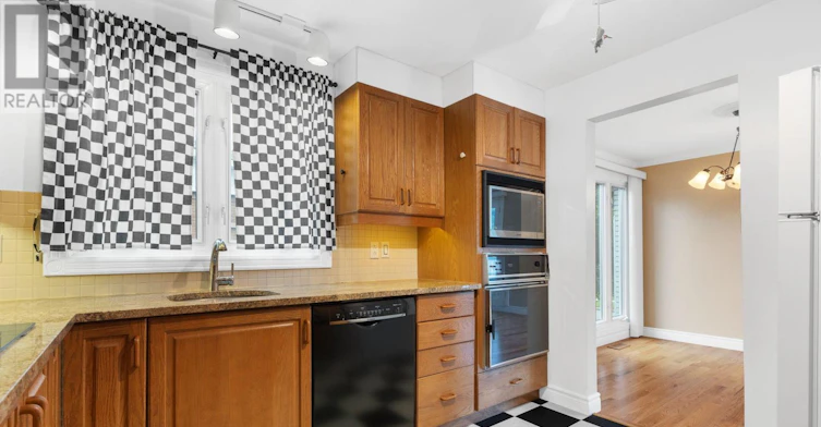 42 Charkay Street, Ottawa, ON, K2E 5N4 - 7