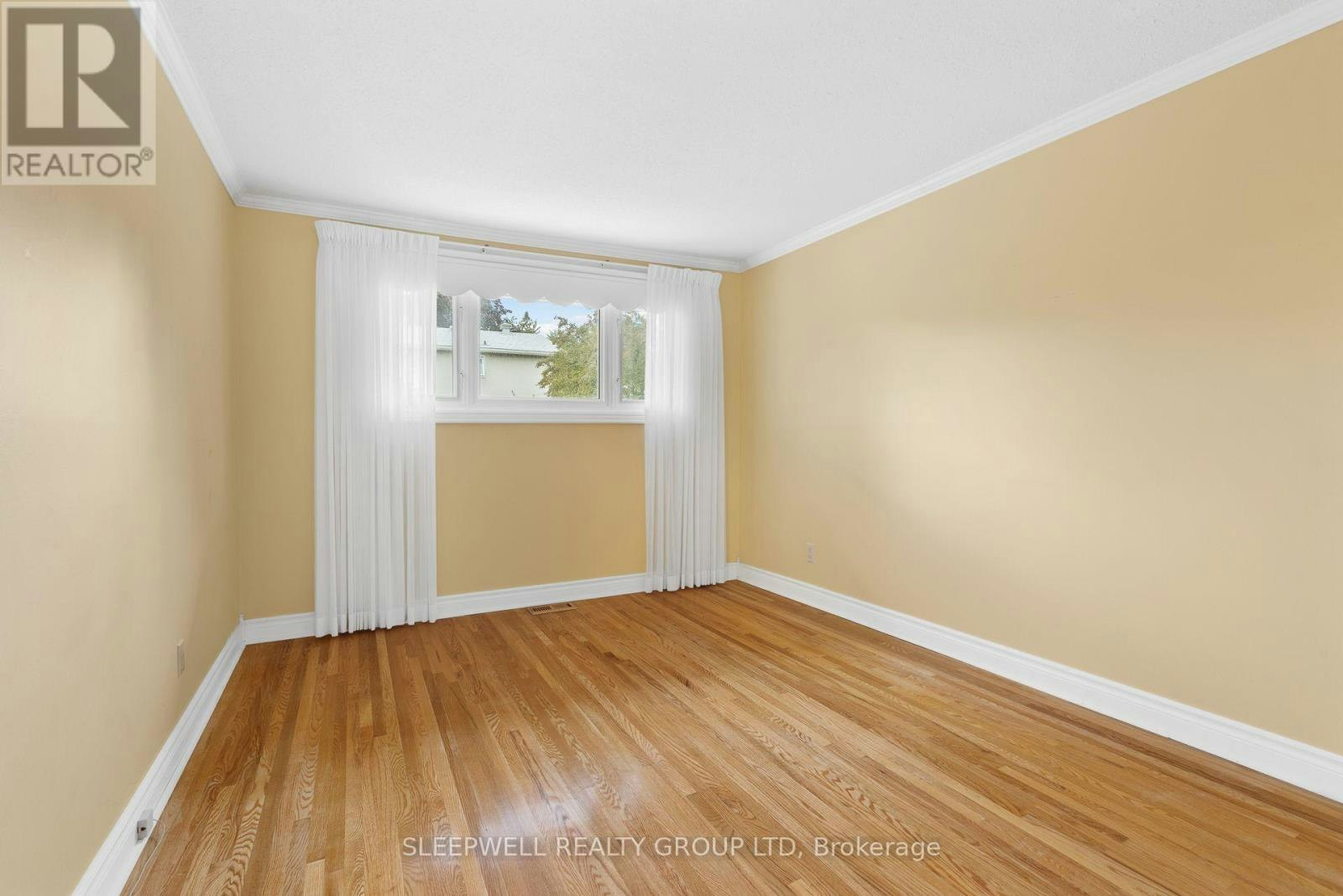 42 Charkay Street, Ottawa, ON, K2E 5N4 - 10