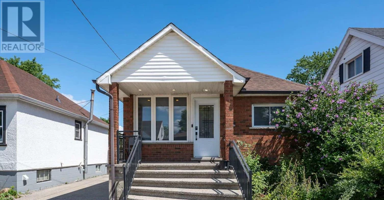 LL-525 Britannia Avenue W, Hamilton, ON, L8H 1Z7