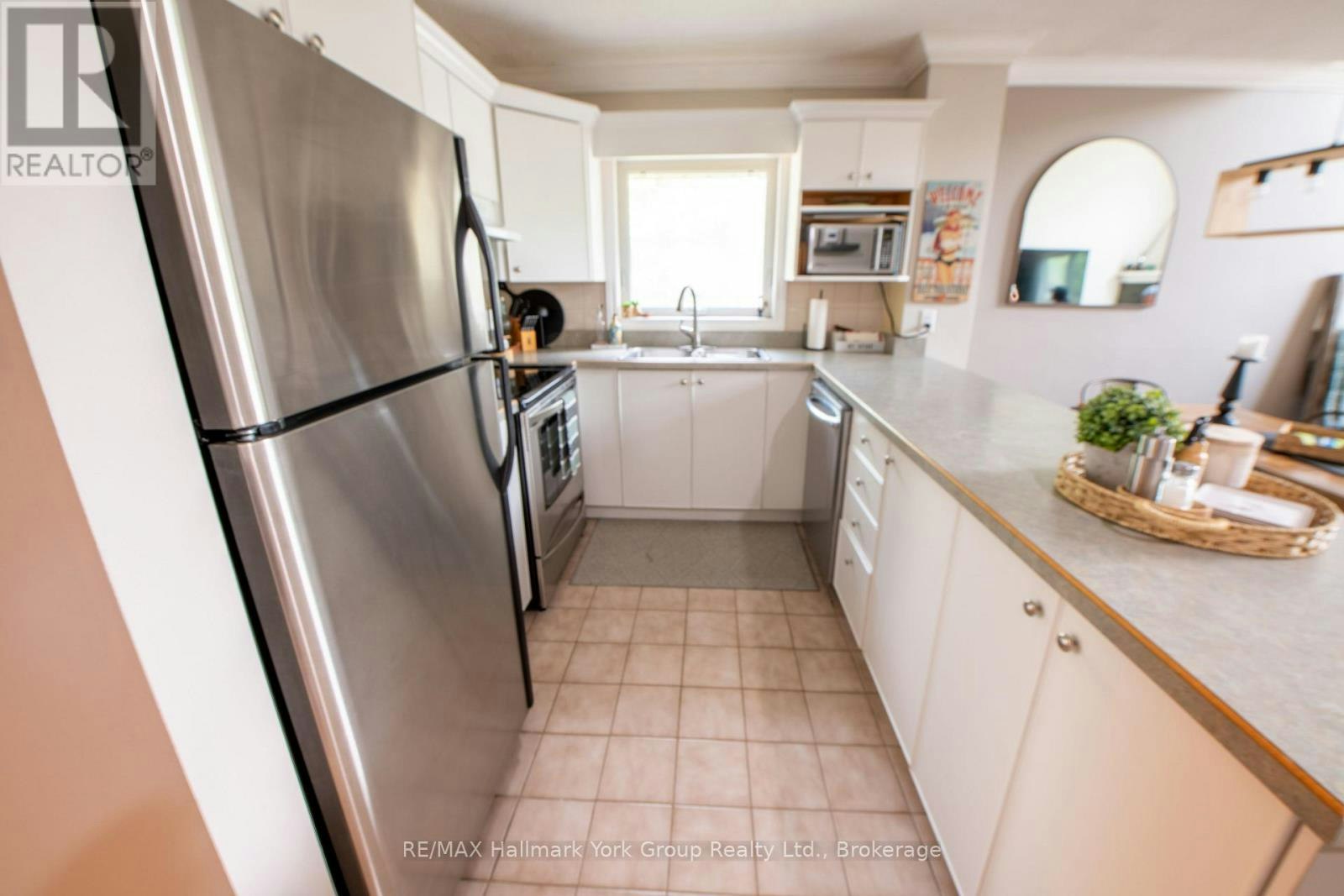 10-104 Kellies Way, Blue Mountains, ON, L9Y 0L6 - 5