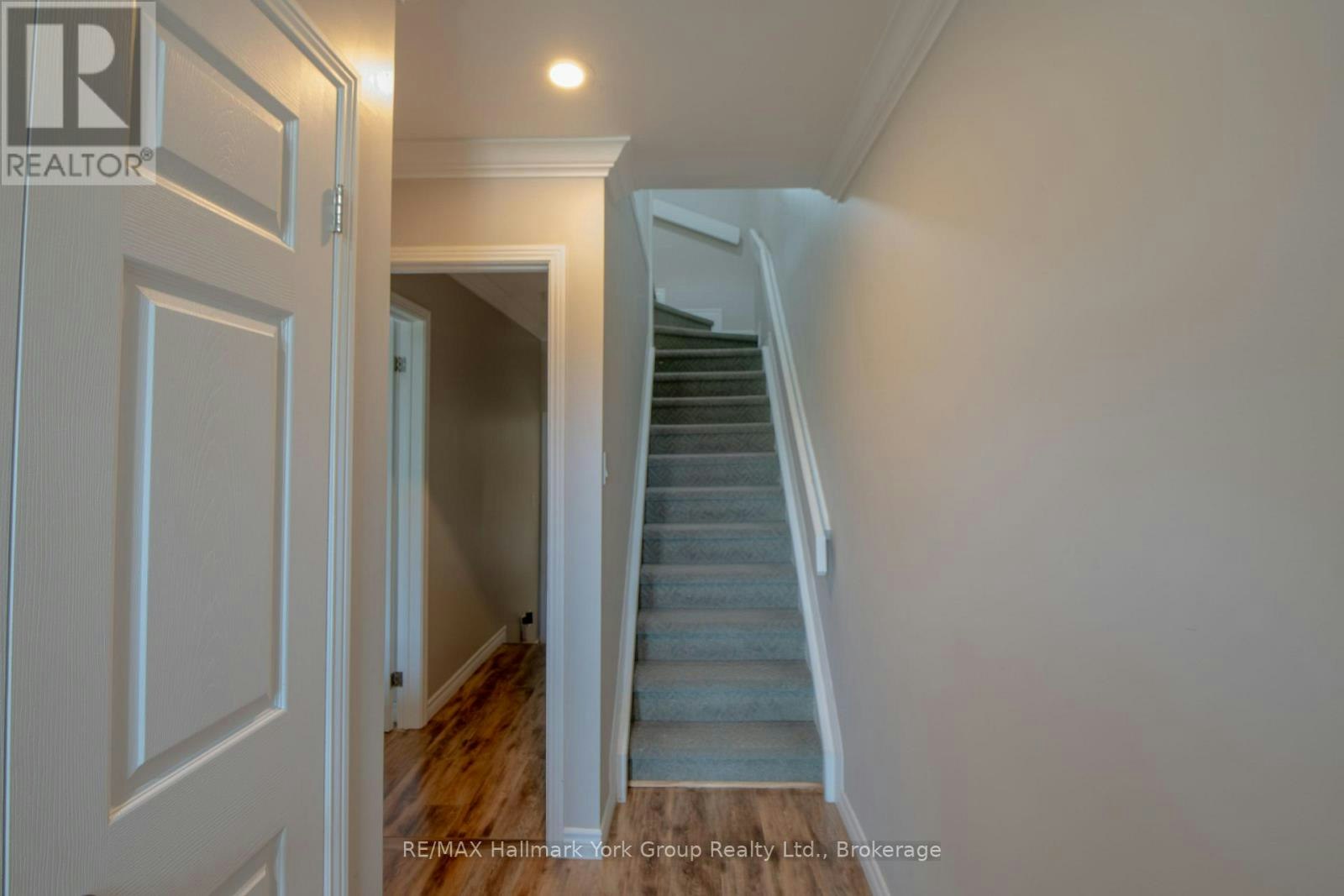 10-104 Kellies Way, Blue Mountains, ON, L9Y 0L6 - 8
