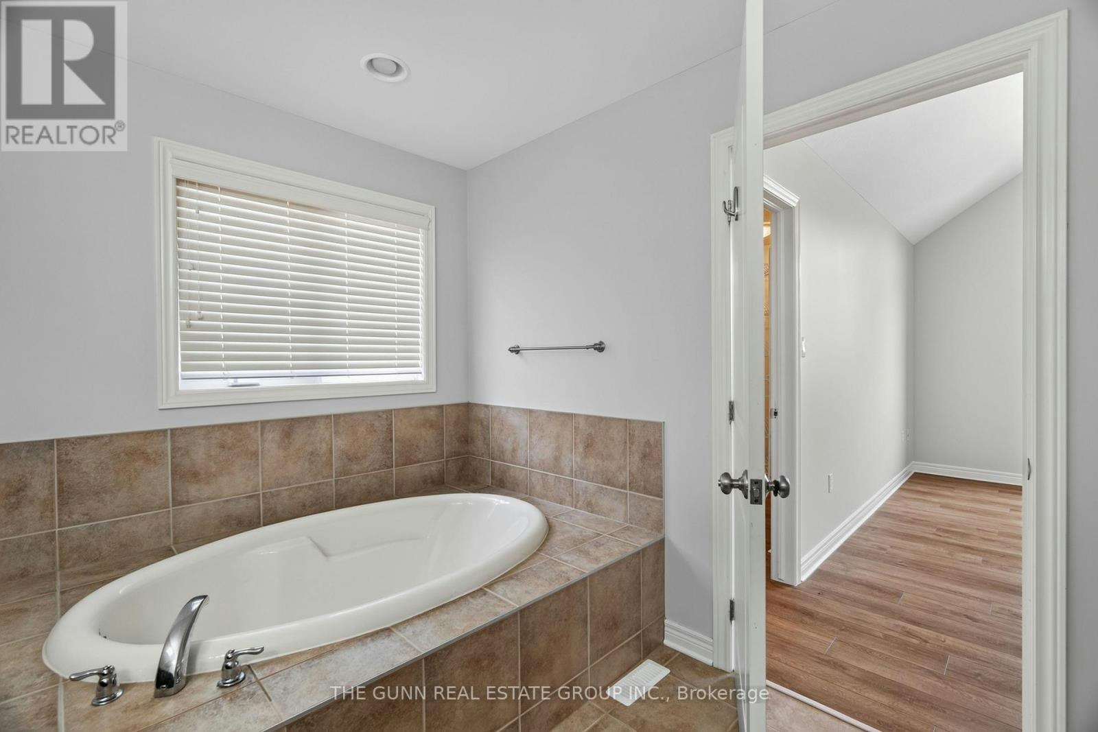 1401 Birchwood Drive, London, ON, N6K 4Y5 - 32
