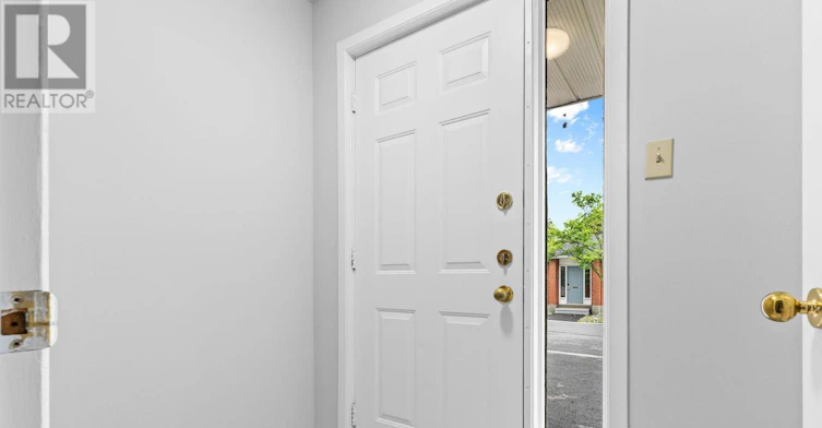 162 Rushford Private, Ottawa, ON, K1T 3C6 - 2