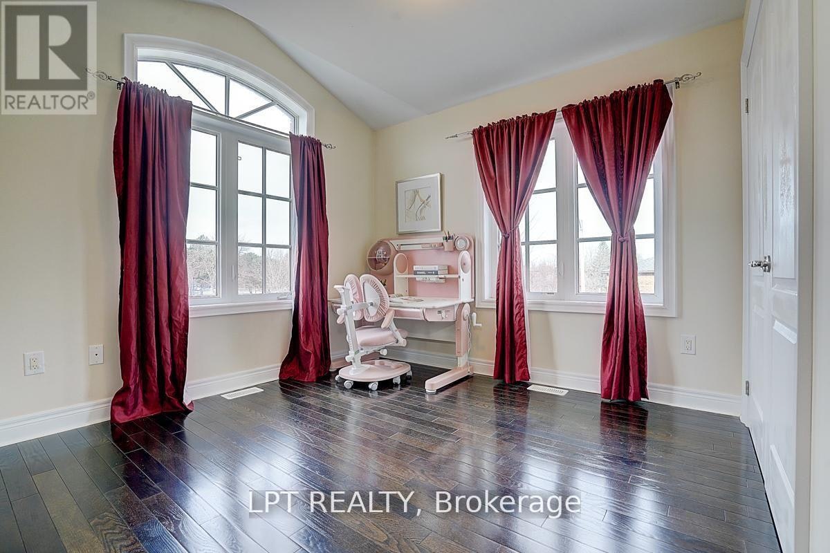 116 Dunlop Street, Richmond Hill, ON, L4C 0X1 - 12