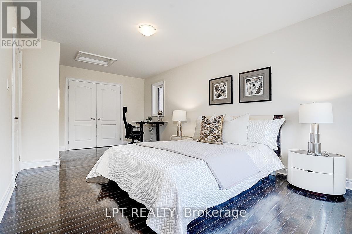 116 Dunlop Street, Richmond Hill, ON, L4C 0X1 - 13