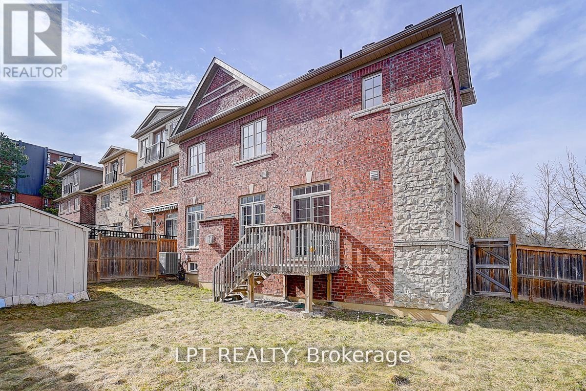 116 Dunlop Street, Richmond Hill, ON, L4C 0X1 - 18