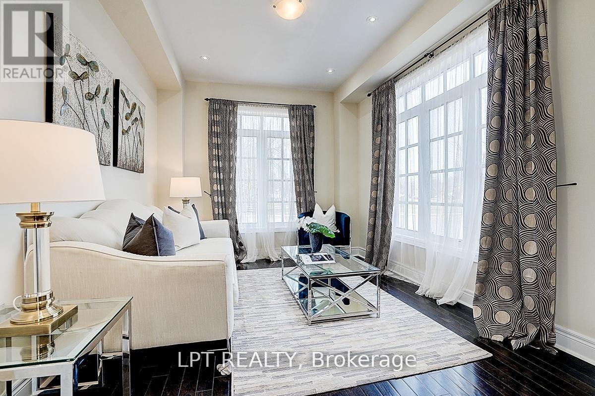 116 Dunlop Street, Richmond Hill, ON, L4C 0X1 - 2