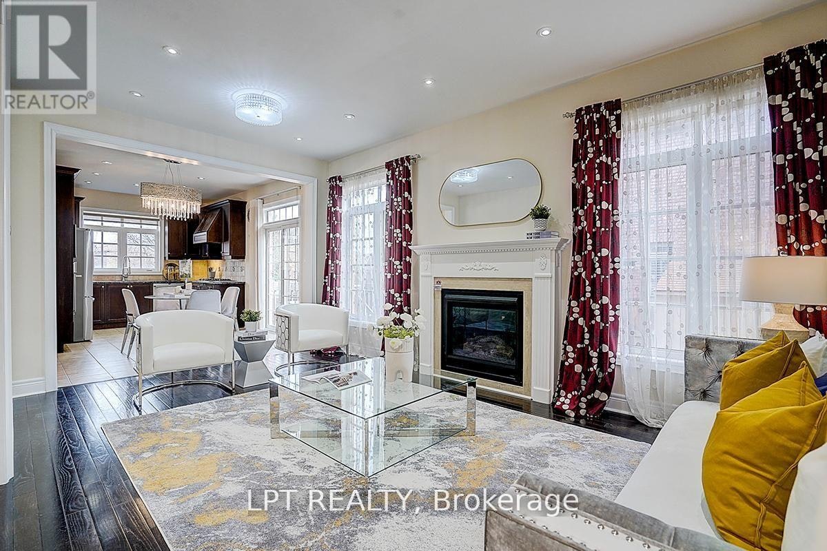 116 Dunlop Street, Richmond Hill, ON, L4C 0X1 - 3
