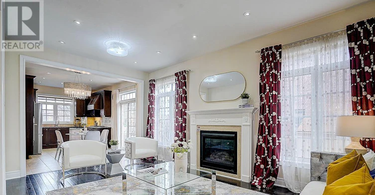 116 Dunlop Street, Richmond Hill, ON, L4C 0X1 - 3