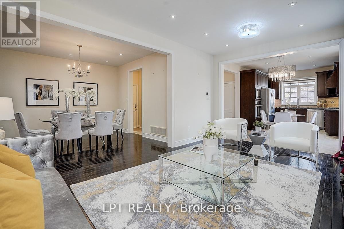 116 Dunlop Street, Richmond Hill, ON, L4C 0X1 - 7