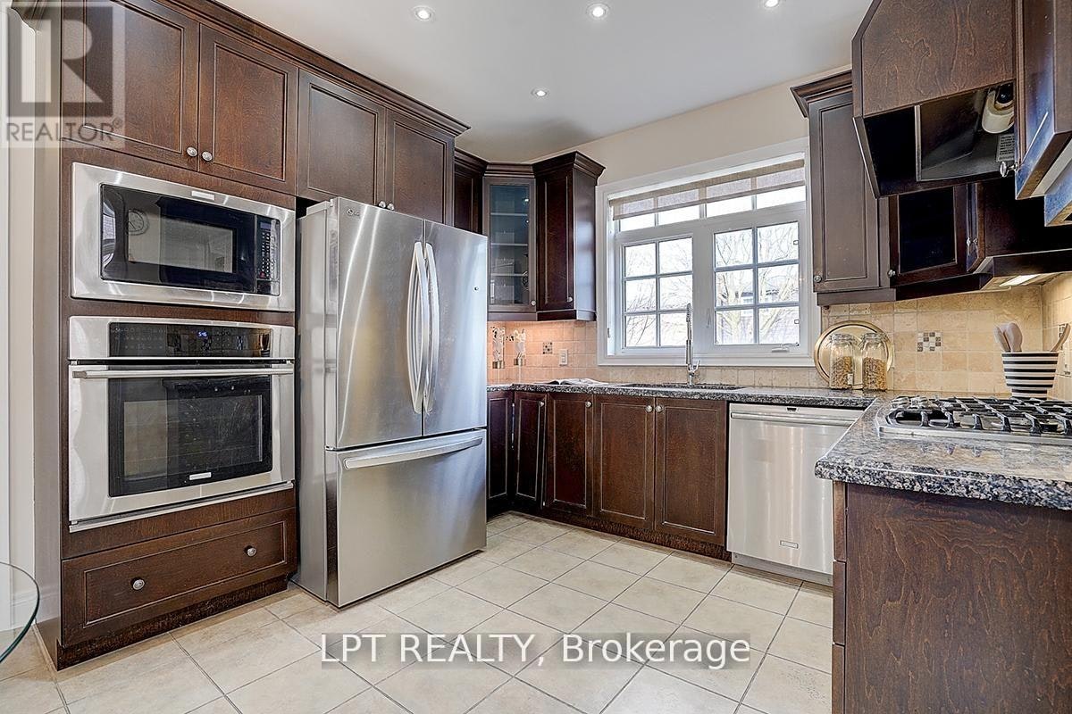 116 Dunlop Street, Richmond Hill, ON, L4C 0X1 - 5
