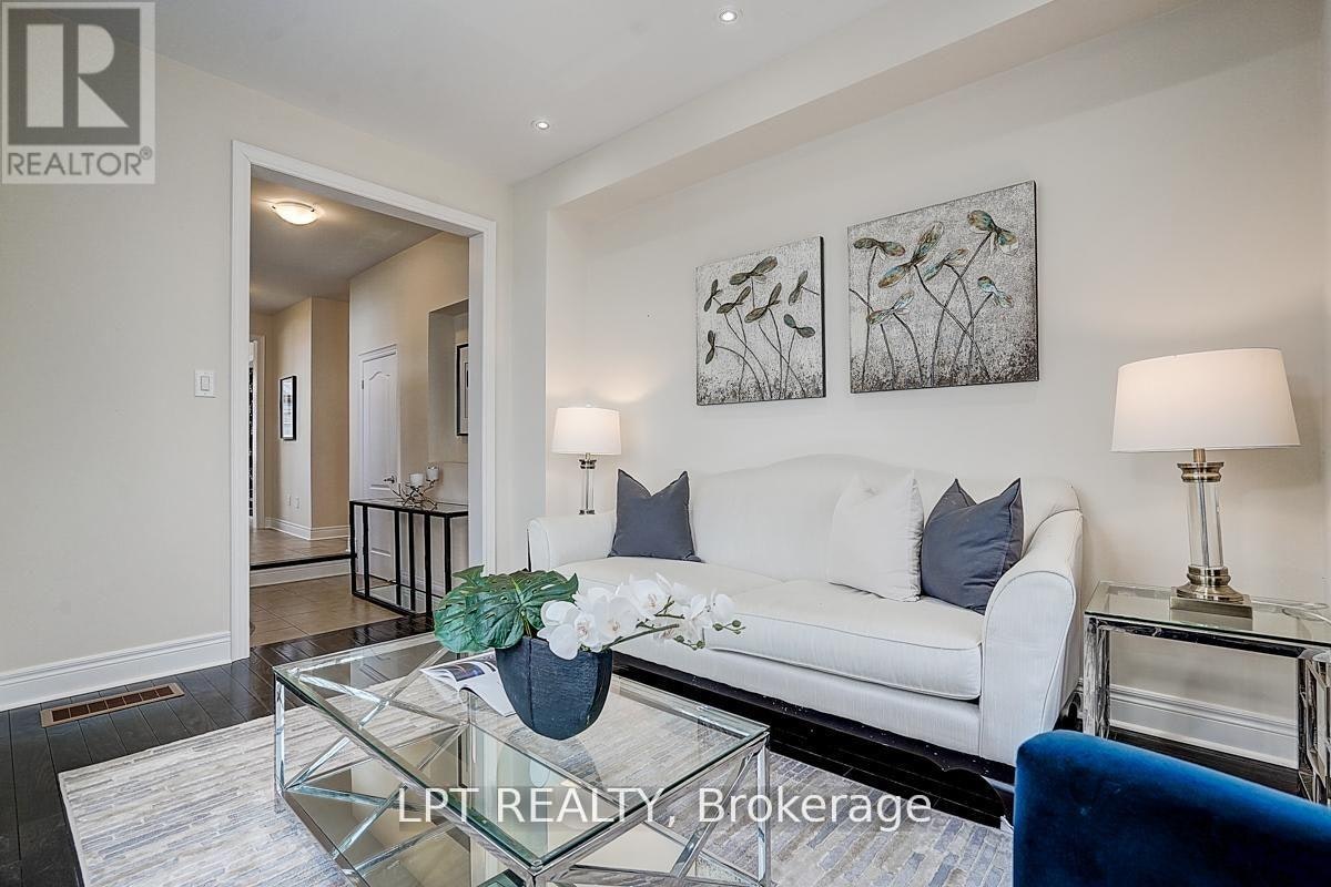 116 Dunlop Street, Richmond Hill, ON, L4C 0X1 - 19