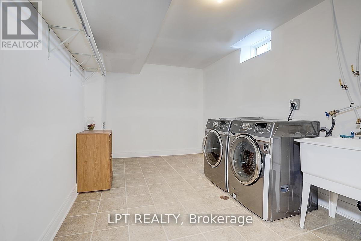 116 Dunlop Street, Richmond Hill, ON, L4C 0X1 - 17