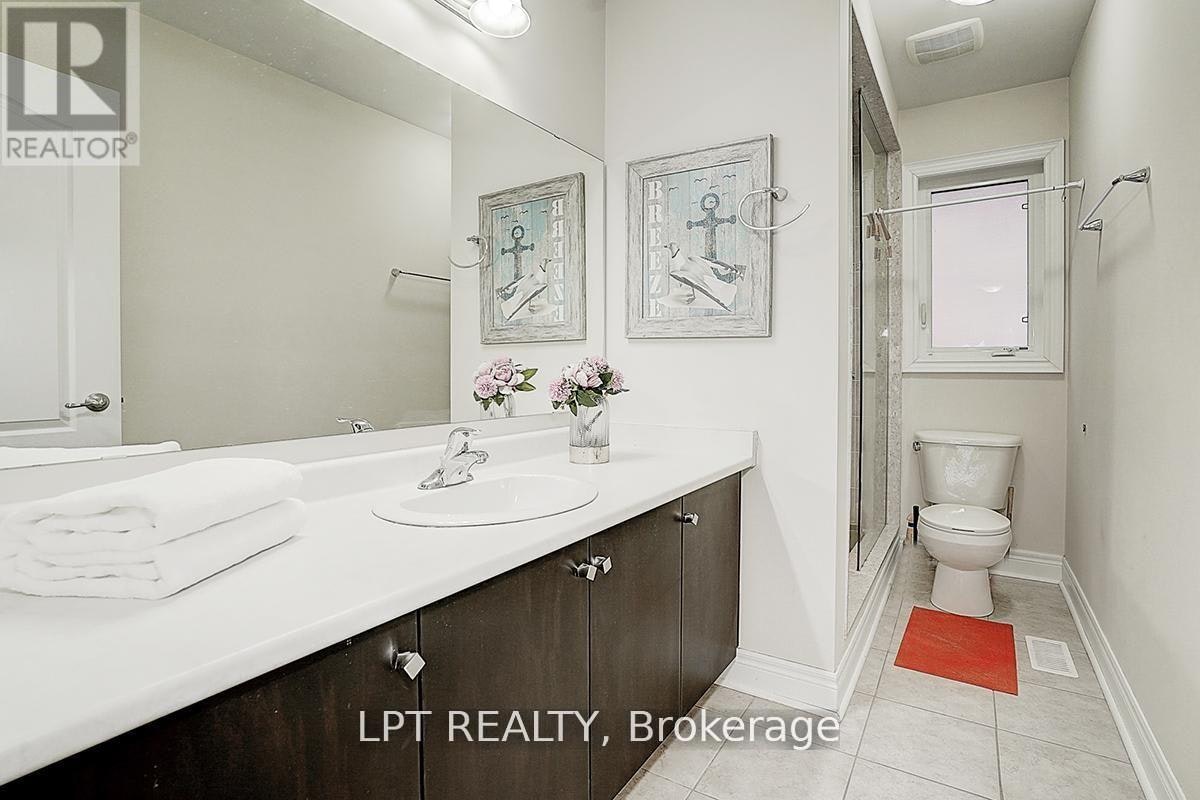 116 Dunlop Street, Richmond Hill, ON, L4C 0X1 - 11