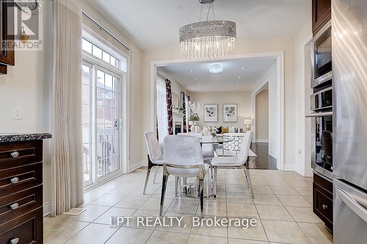 116 Dunlop Street, Richmond Hill, ON, L4C 0X1 - 4