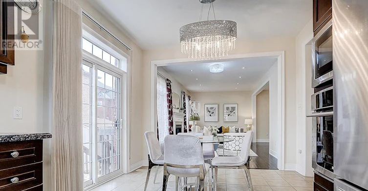 116 Dunlop Street, Richmond Hill, ON, L4C 0X1 - 4