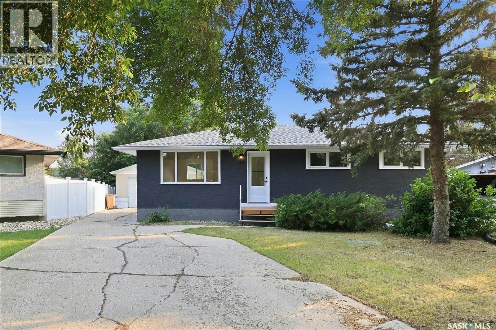 34 Ottawa Place, Regina, SK, S4R 2V7