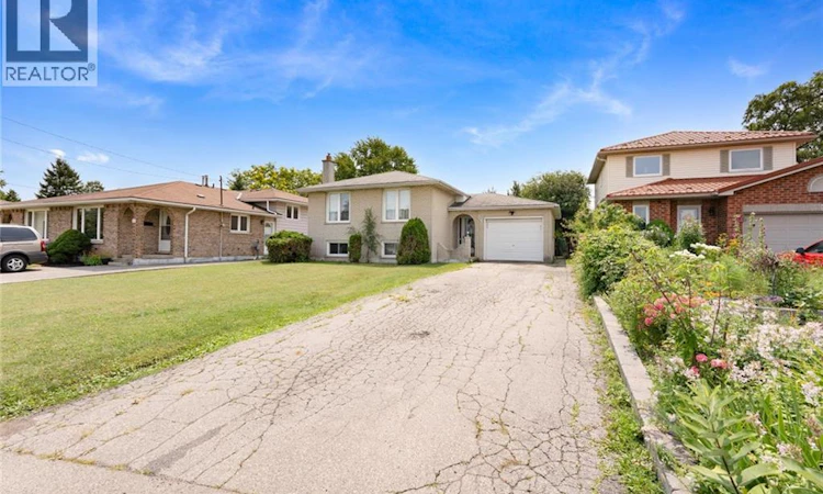 591 Mohawk Road W