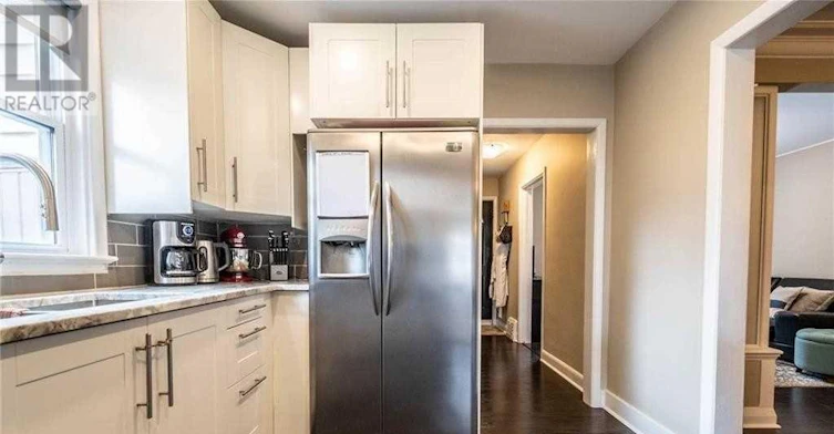 4 Chelsea Street, St. Catharines, ON, L2P 3B8 - 3