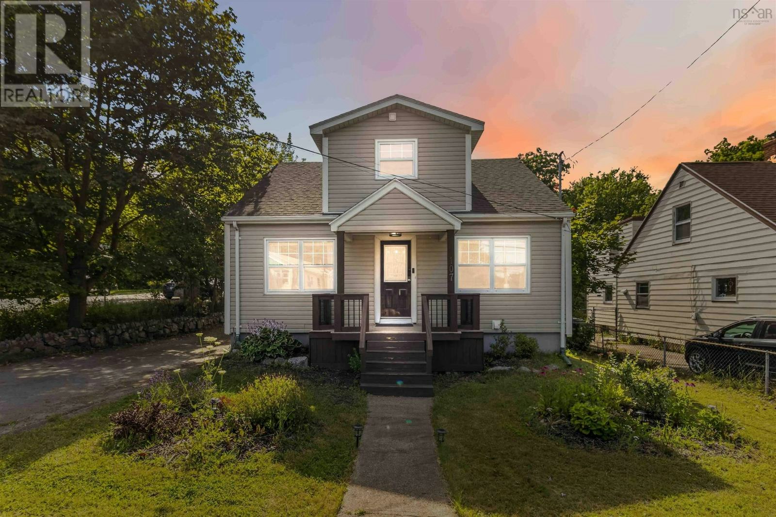 107 Herring Cove Road, Halifax, NS, B3P 1K5