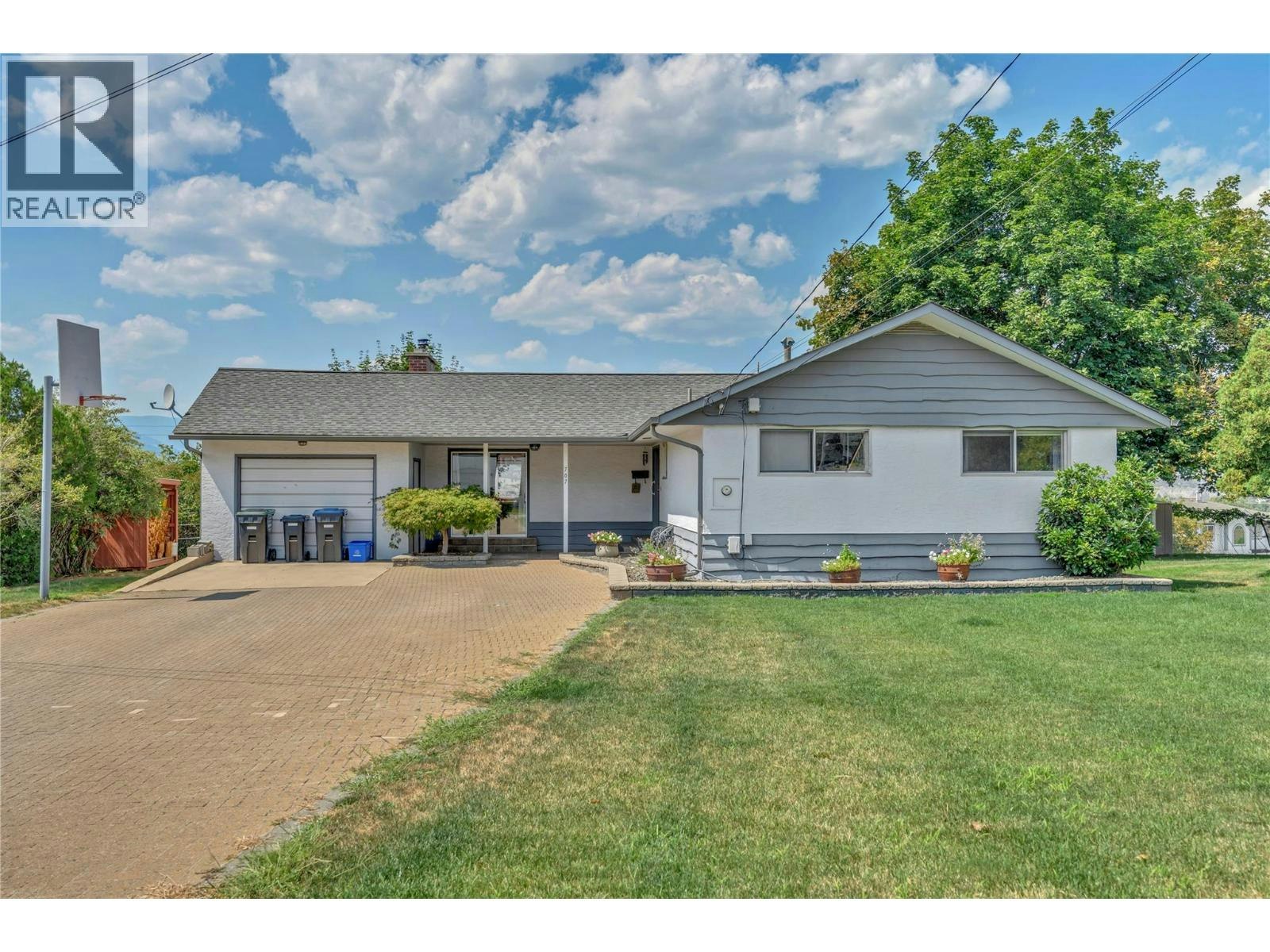 707 Ross Avenue, Penticton, BC, V2A 3A5