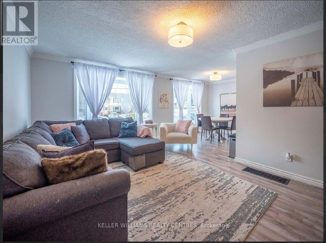 UPPER-807 Greenfield Crescent, Newmarket, ON, L3Y 3B2 - 2