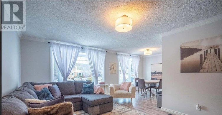 UPPER-807 Greenfield Crescent, Newmarket, ON, L3Y 3B2 - 2