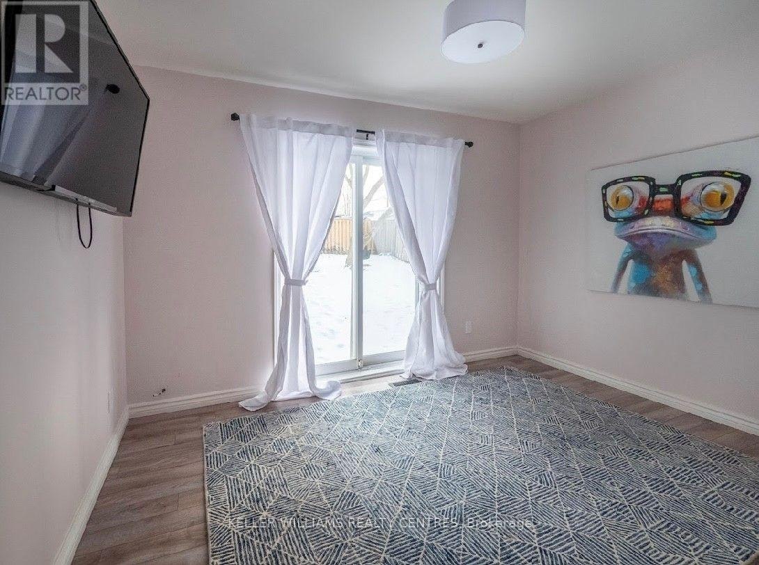 UPPER-807 Greenfield Crescent, Newmarket, ON, L3Y 3B2 - 8