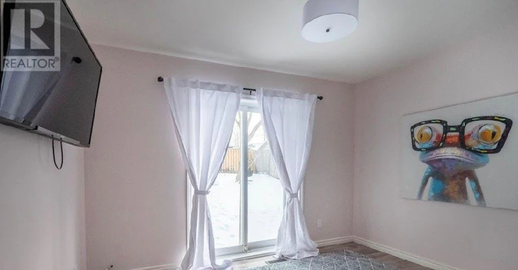 UPPER-807 Greenfield Crescent, Newmarket, ON, L3Y 3B2 - 8