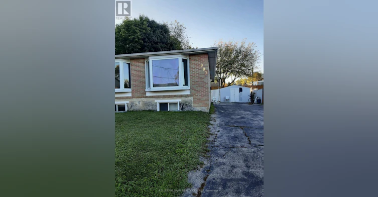 UPPER-807 Greenfield Crescent, Newmarket, ON, L3Y 3B2