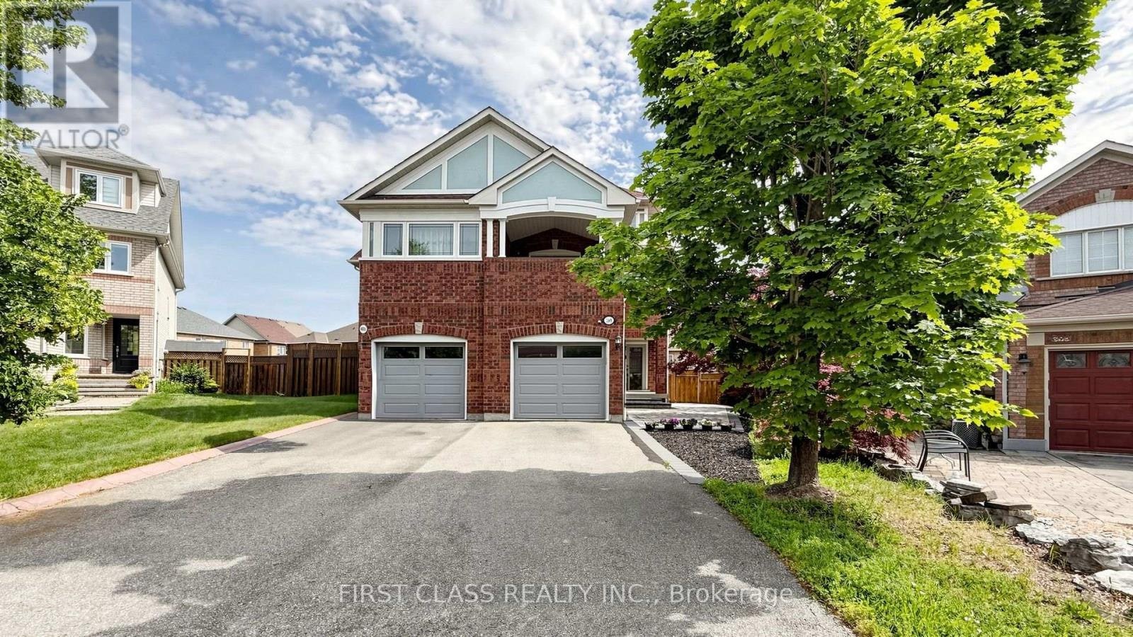 399 Stonetree Court, Mississauga, ON, L5B 4H3
