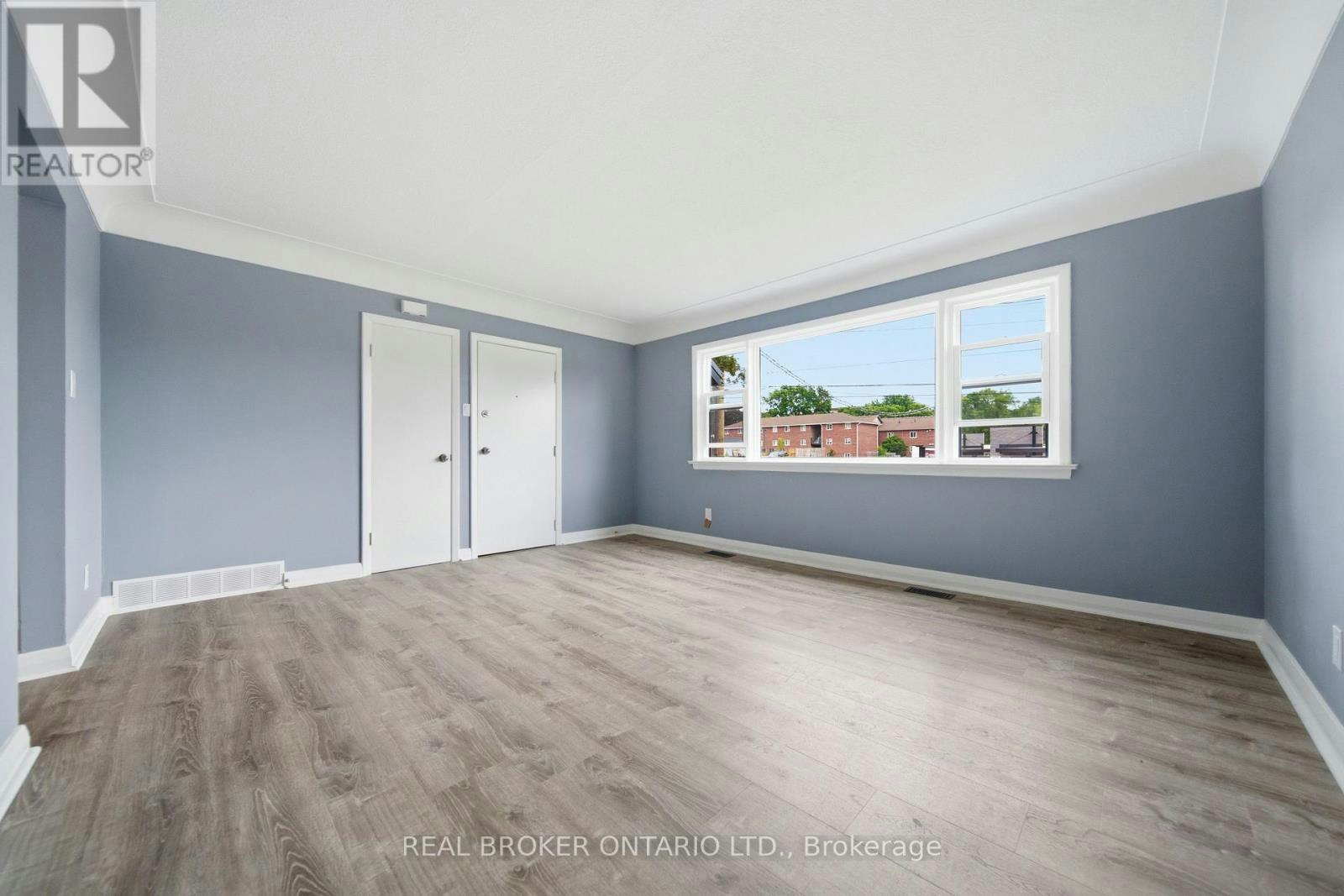 B-293 Highland Road E, Kitchener, ON, N2M 3W6 - 2