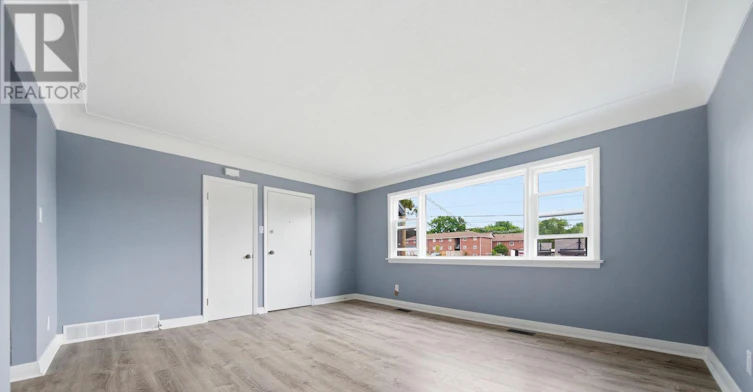B-293 Highland Road E, Kitchener, ON, N2M 3W6 - 2