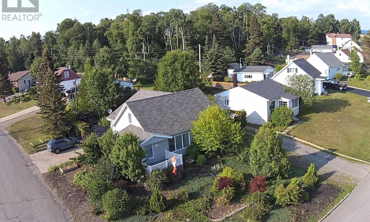 23 Lakeview Drive