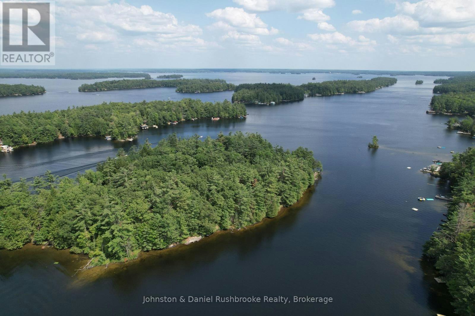 2 Island 24lm Denison, Gravenhurst, ON, P1P 1R2