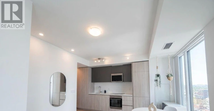 2705-8 Widmer Street, Toronto, ON, M5V 0W6 - 4