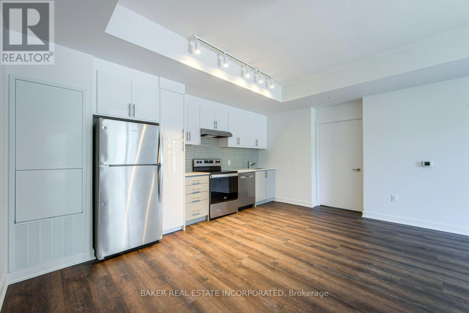 419-3030 Pharmacy Avenue, Toronto, ON, M1W 2N7