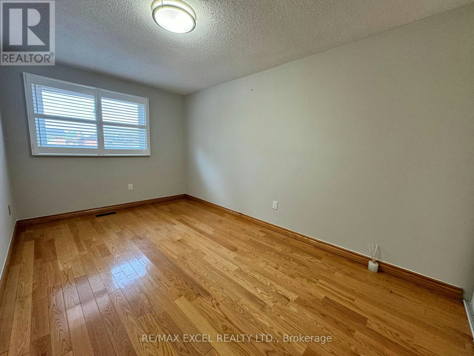 27 Manston Crescent, Markham, ON, L3R 7A5 - 7