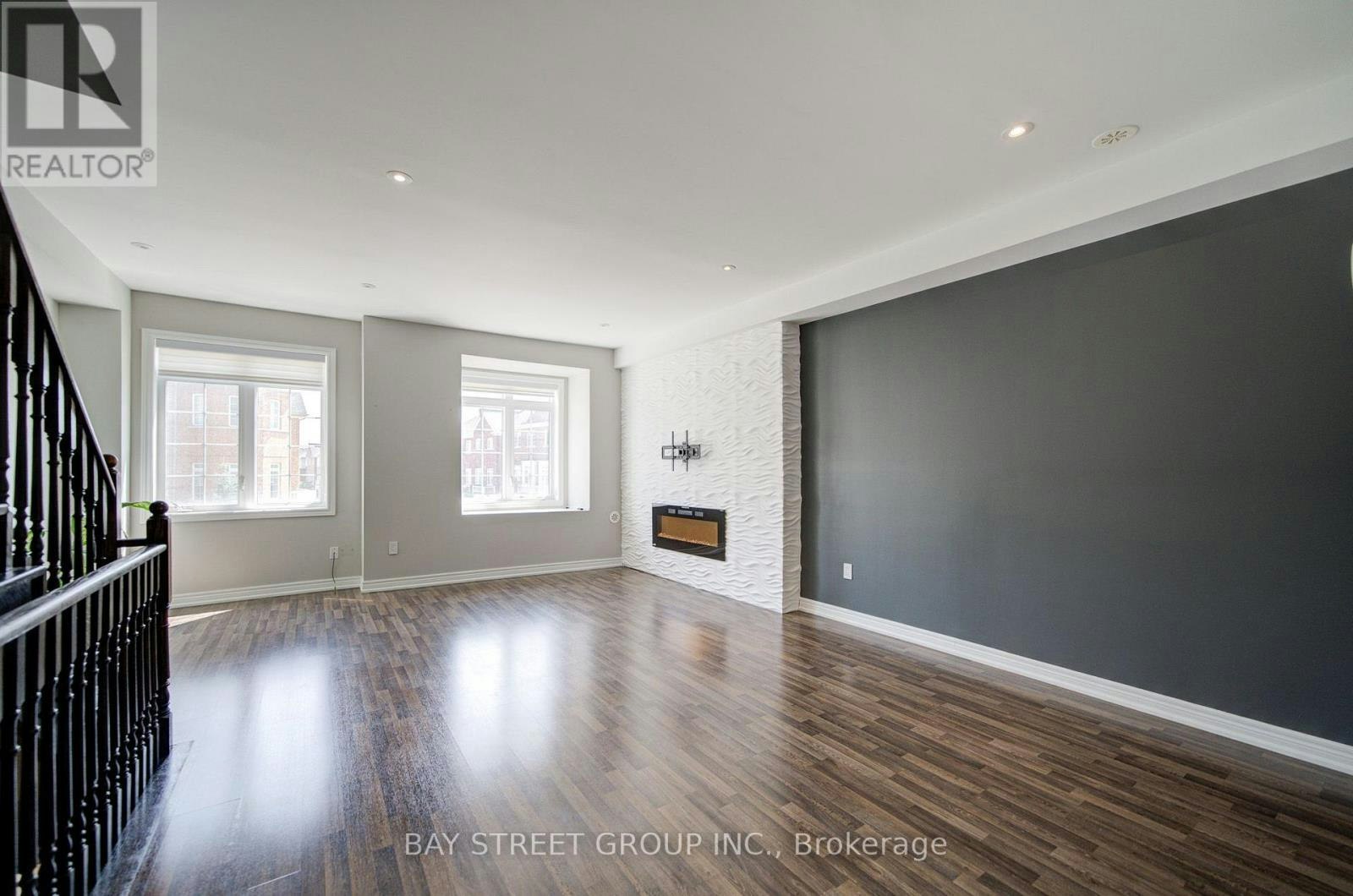 48 Roy Grove Way, Markham, ON, L6E 0T7 - 2