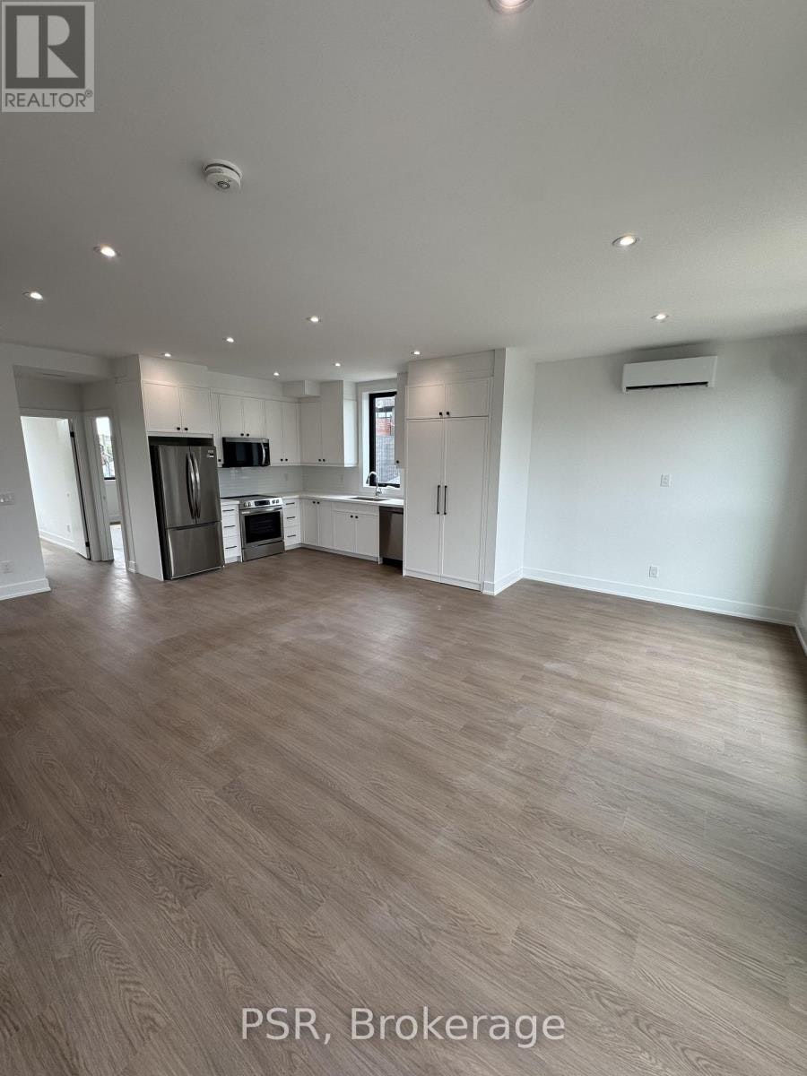 UPPER-99 Ypres Road, Toronto, ON, M6M 3X2 - 4