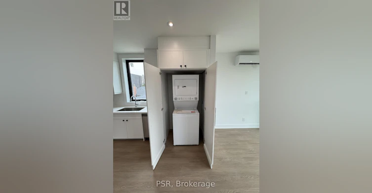 UPPER-99 Ypres Road, Toronto, ON, M6M 3X2 - 6