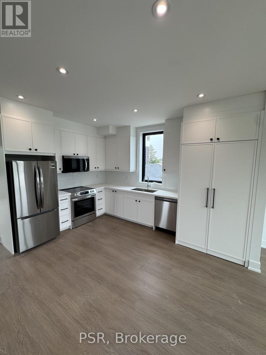 UPPER-99 Ypres Road, Toronto, ON, M6M 3X2 - 5