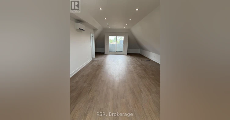 UPPER-99 Ypres Road, Toronto, ON, M6M 3X2 - 11