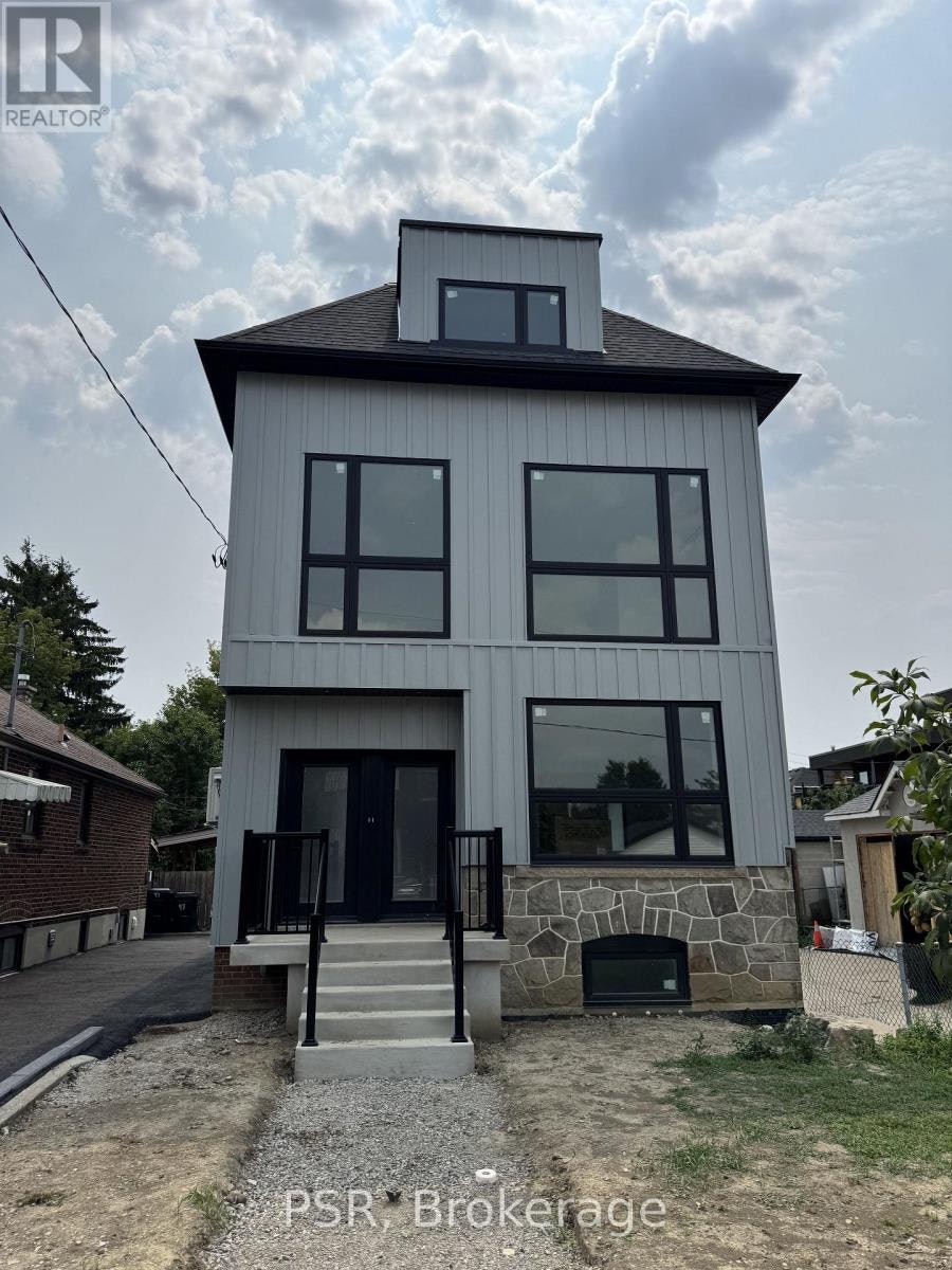 UPPER-99 Ypres Road, Toronto, ON, M6M 3X2