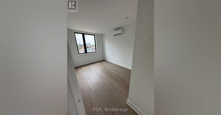 UPPER-99 Ypres Road, Toronto, ON, M6M 3X2 - 9