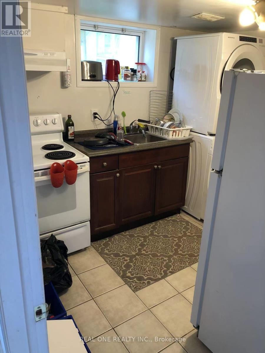 BASEMENT ROOM-92 Binkley Crescent W, Hamilton, ON, L8S 3L1 - 2